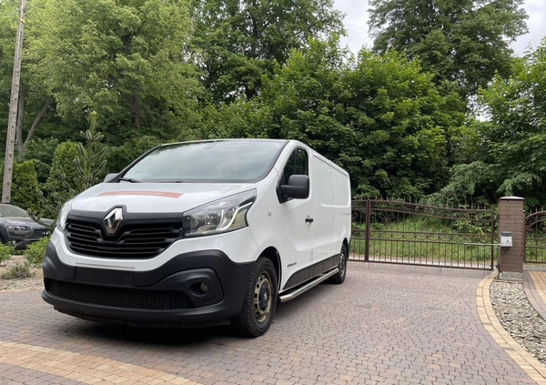 Renault Trafic cena 36000 przebieg: 186000, rok produkcji 2015 z Czarne małe 562